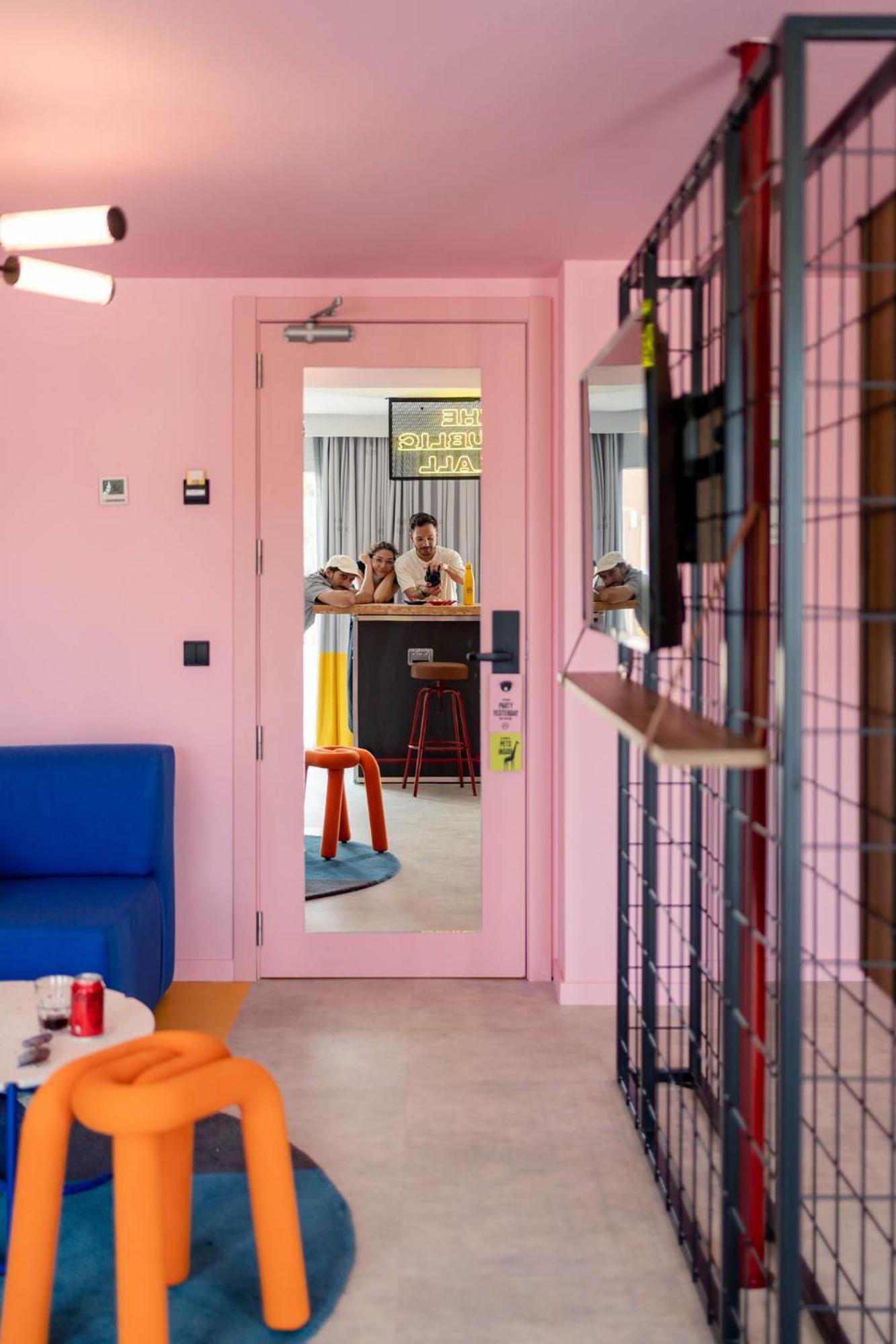 Ryans Lolas - Adults Only Hotel